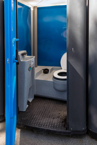 Best Portable bathroom rental  in Loveland, CO